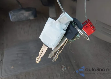 2002 Ford Explorer Xls from USA, damaged, VIN 1FMZU72E72ZA77570